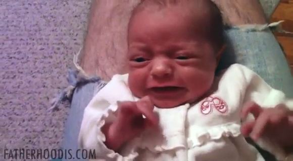 Видео про реакция. Видео младенец в желтом реакция на видео. Реакция на малыша малыша чачя лайф.