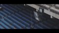 BMX-райдер летает над руинами детройтского стадиона
