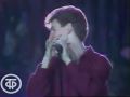 Леонид Агутин-Падает снег (Live программа Шире круг 1990)