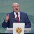 Александр Лукашенко предсказал увядание Интернета и попросил не отказываться от телевидения